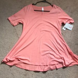 LuLa Roe perfect tee